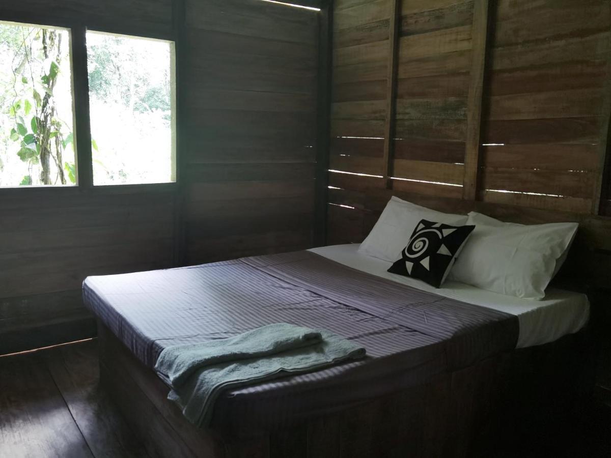 Chalet In The Jungle Pallegama Стая снимка